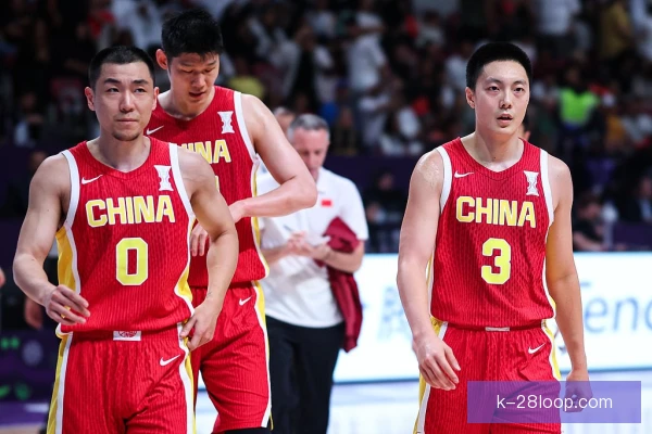吴俊明空中接力暴扣，点燃全场观众进攻气势